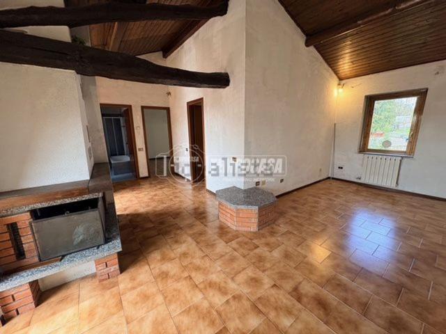 Appartamento in vendita a Grandate, Lombardia