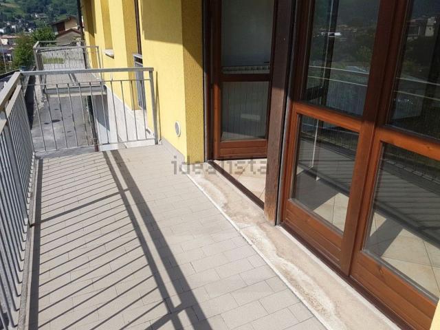 Appartamento in vendita a Gandino, Lombardia