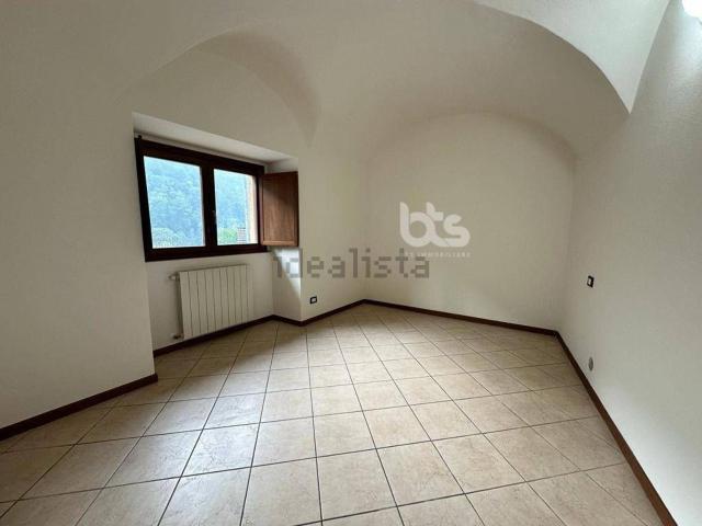 Appartamento in vendita a Adrara San Martino, Lombardia