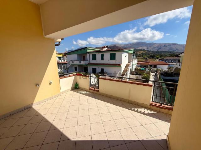 Appartamento in vendita a La Petrosa, Calabria
