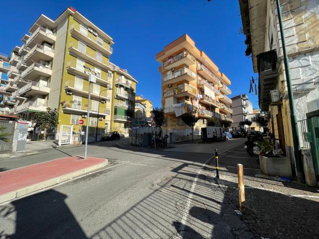 Appartamento in vendita a Portici, Campania