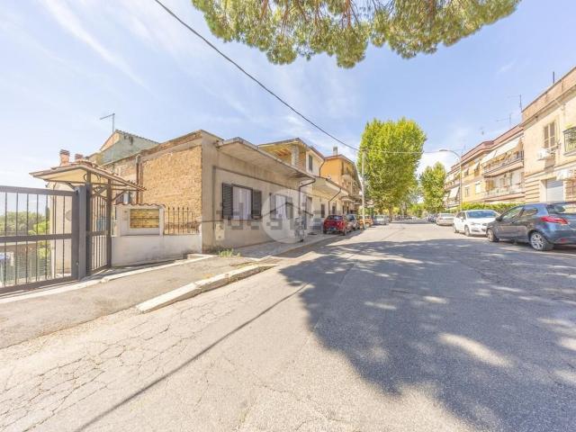 Appartamento in vendita a Guidonia Montecelio, Roma Capitale