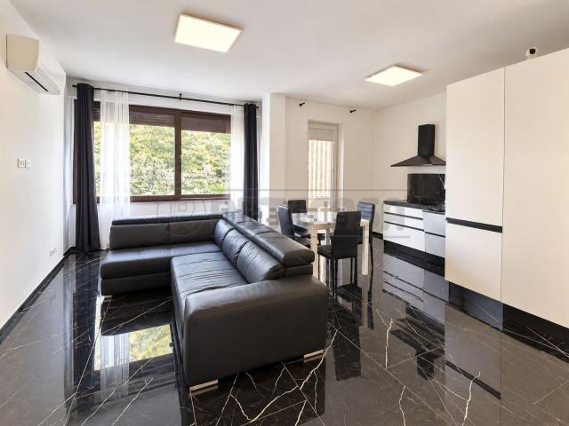 Appartamento in vendita a Avenza, Carrara