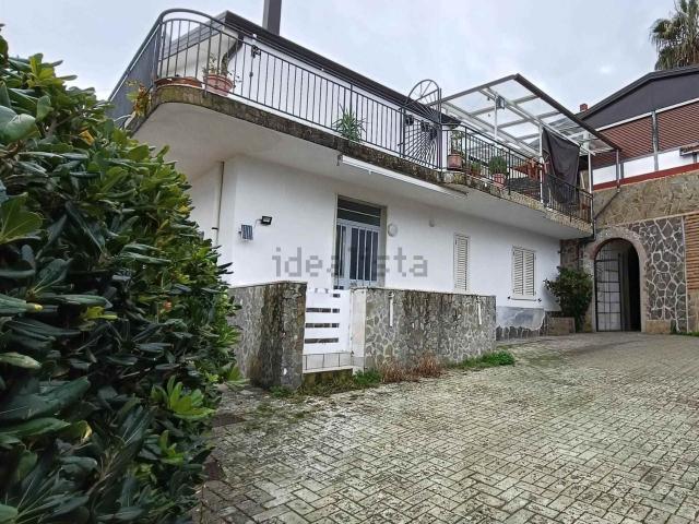 Appartamento in vendita a Castellabate, Campania