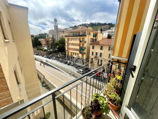Appartamento in vendita a Imperia, Liguria