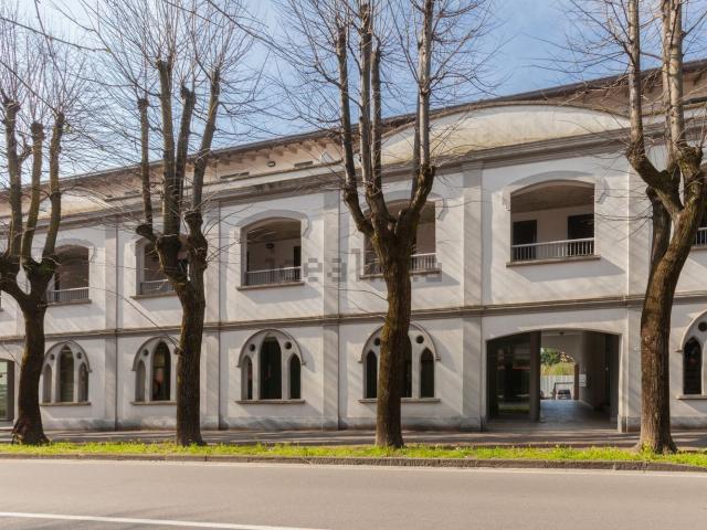 Appartamento in vendita a Tradate, Lombardia