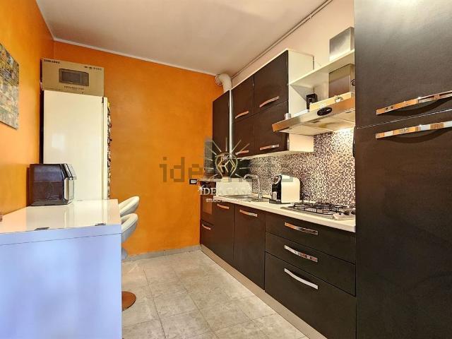 Appartamento in vendita a Besana In Brianza, Lombardia