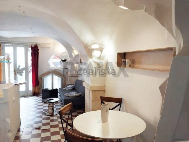 Appartamento in vendita a Cappuccini, Cala Di Volpe
