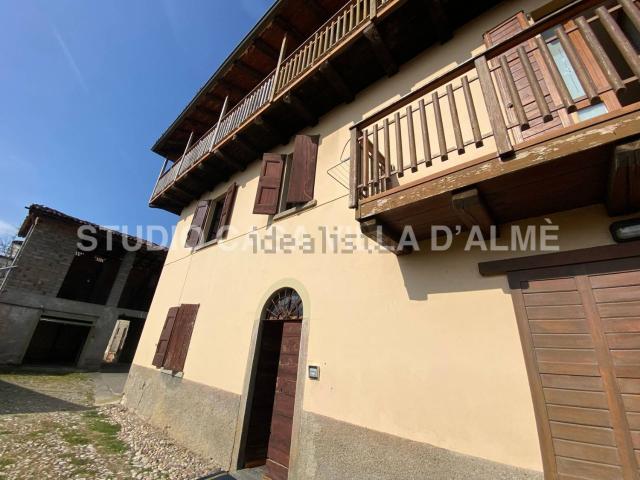 Appartamento in vendita a Precornelli, Palazzago