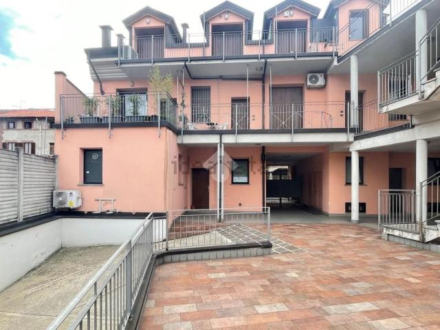 Appartamento in vendita a Solaro, Lombardia