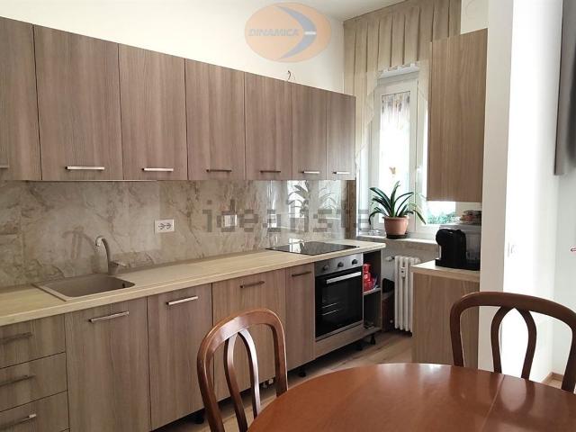 Appartamento in vendita a Barzanò, Lecco