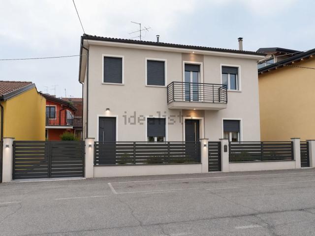 Appartamento in vendita a Villafranca Di Verona, Veneto