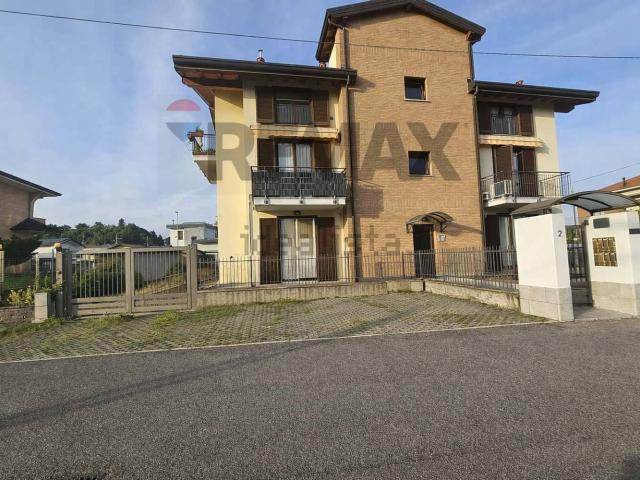 Appartamento in vendita a Tradate, Lombardia