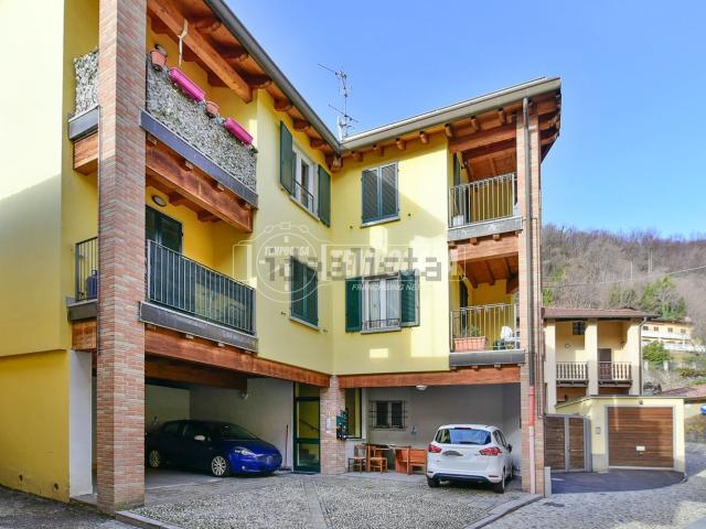 Appartamento in vendita a Proserpio, Lombardia