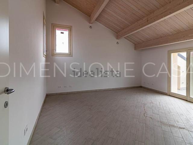 Attico in vendita a Unione Comuni Modenesi Area Nord, San Felice Sul Panaro
