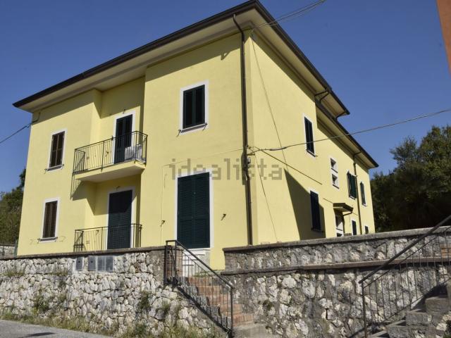 Appartamento in vendita a Vallemaio, Lazio
