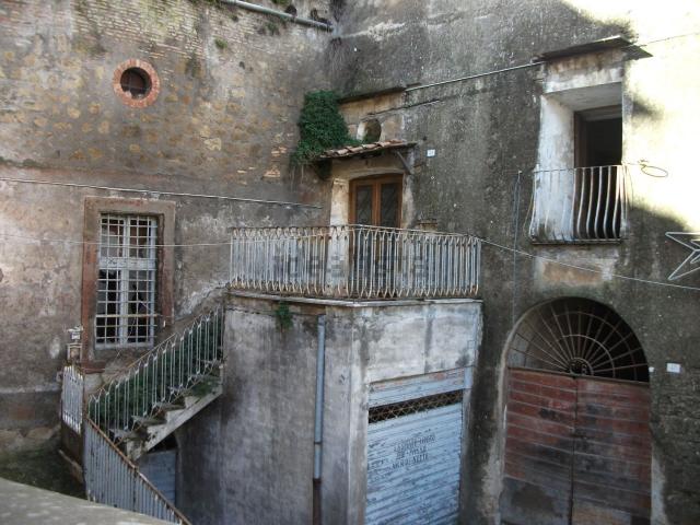 Appartamento in vendita a Caprarola, Lazio
