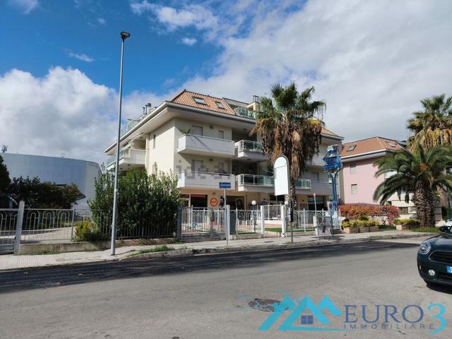 Appartamento in vendita a Mare, Marche