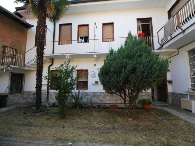 Appartamento in vendita a Magnago, Lombardia