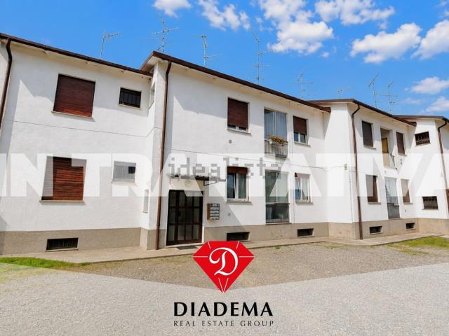Appartamento in vendita a Besnate, Lombardia