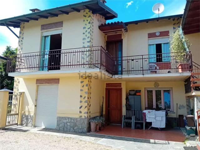 Appartamento in vendita a Angera, Varese