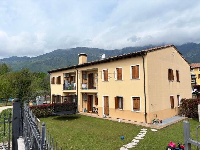 Appartamento in vendita a Crespano Del Grappa, Veneto