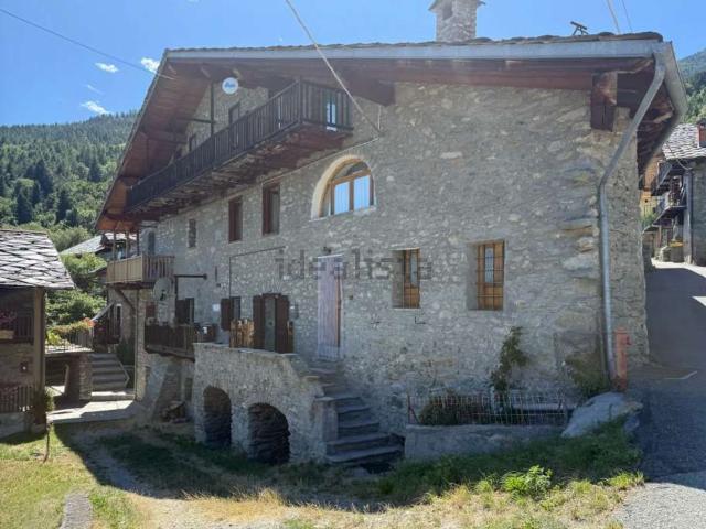 Appartamento in vendita a Gignod, Aosta