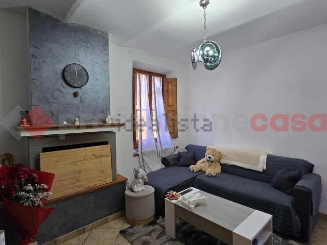 Appartamento in vendita a Palazzo Del Pero, Toscana
