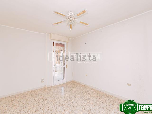 Appartamento in vendita a Voghera, Lombardia