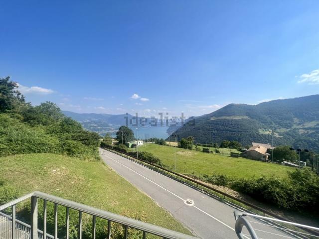 Appartamento in vendita a Parzanica, Lombardia