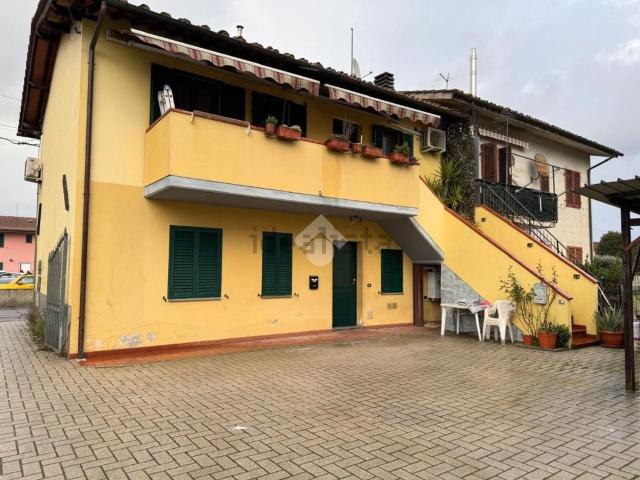 Appartamento in vendita a Chiesina Uzzanese, Toscana
