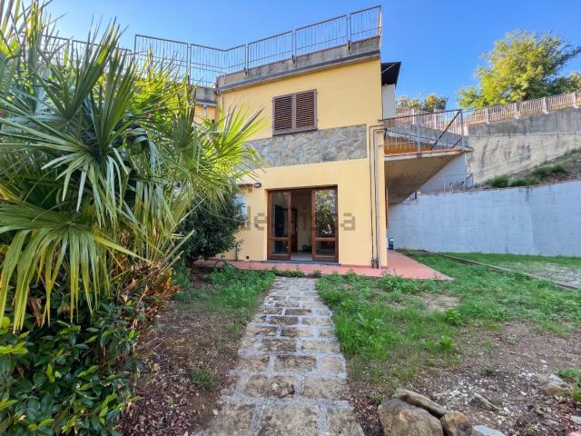 Appartamento in vendita a Porciano, Lamporecchio