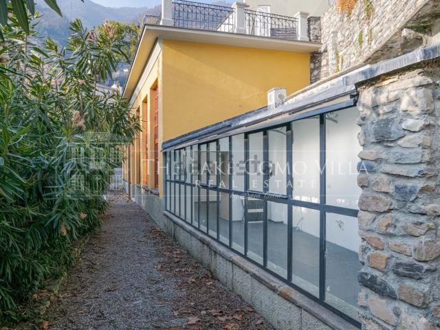 Appartamento in vendita a Moltrasio, Lombardia