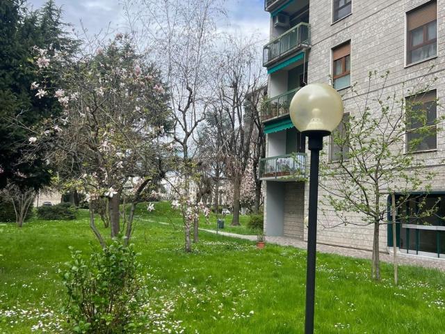 Appartamento in vendita a Molinetto di Lorenteggio, Corsico