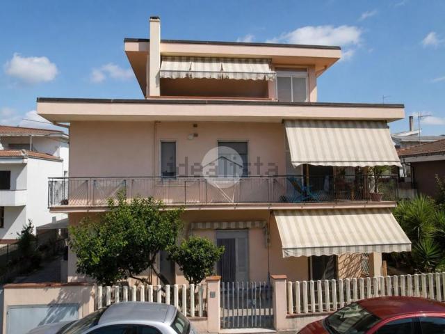 Appartamento in vendita a Pineto, Abruzzo