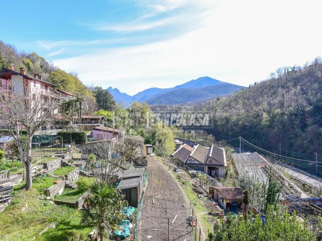 Appartamento in vendita a Caslino D'erba, Lombardia