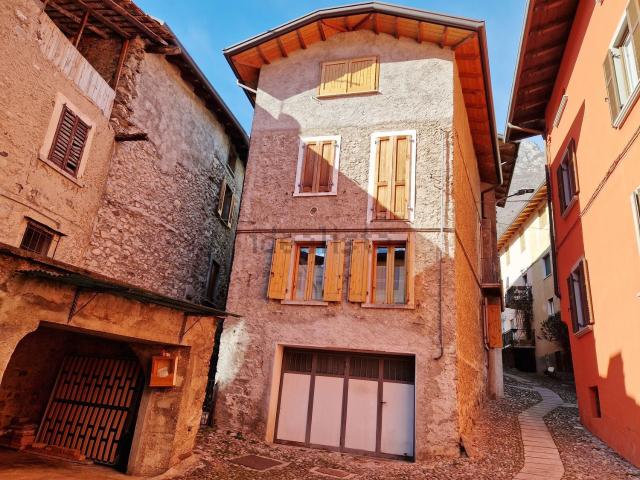 Appartamento in vendita a Comunità montana della valle Camonica, Losine