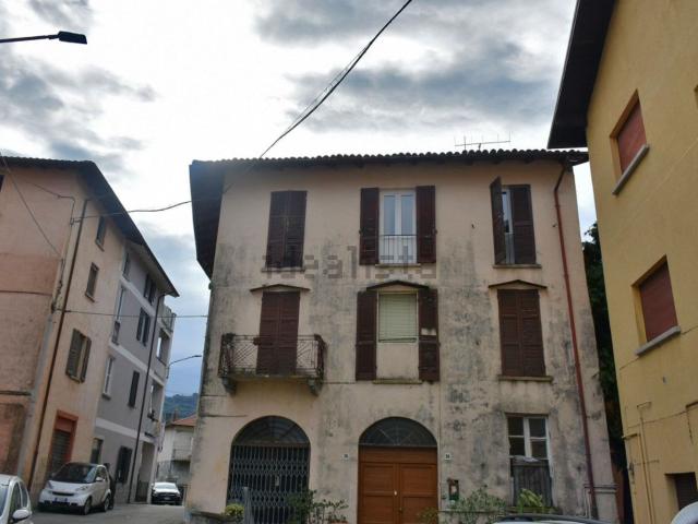 Appartamento in vendita a Comunità Montana Valli del Verbano, Luino