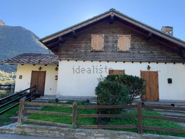 Appartamento in vendita a Challand-Saint-Victor Capoluogo - Ville, Challand Saint Victor