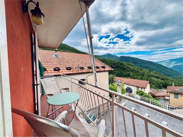 Appartamento in vendita a Armo, Liguria
