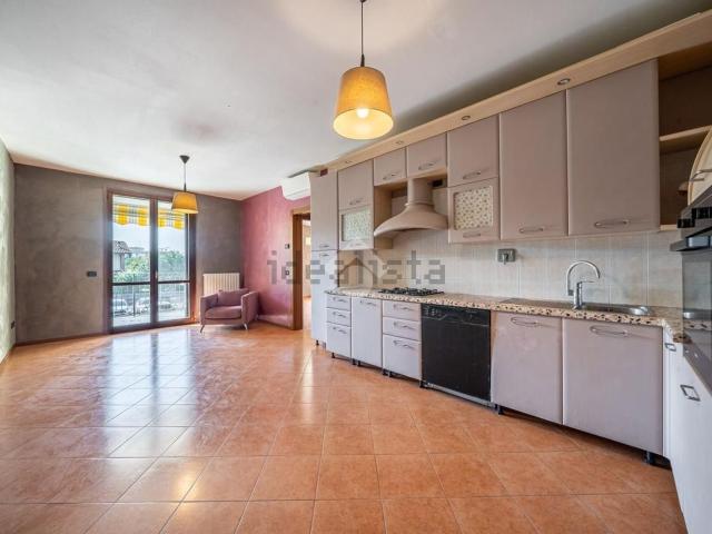 Appartamento in vendita a Montecchio Emilia, Reggio nell'Emilia