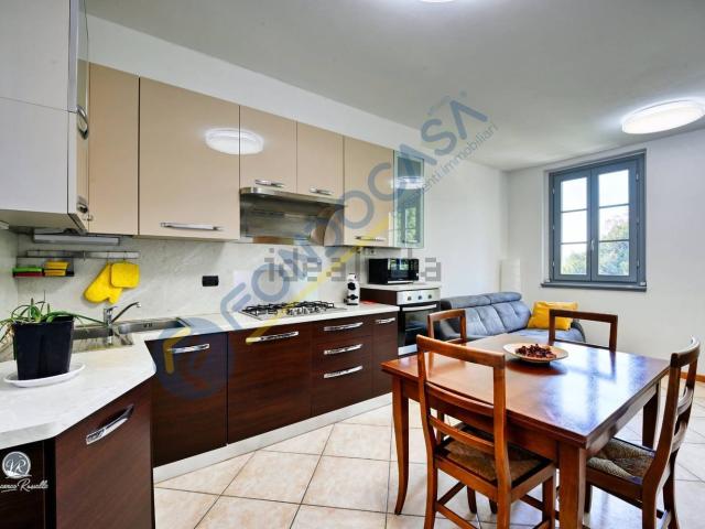 Appartamento in vendita a Rogeno, Lombardia