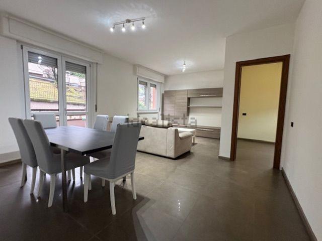 Appartamento in vendita a Como, Lombardia