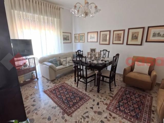 Appartamento in vendita a Calabria, Reggio Calabria