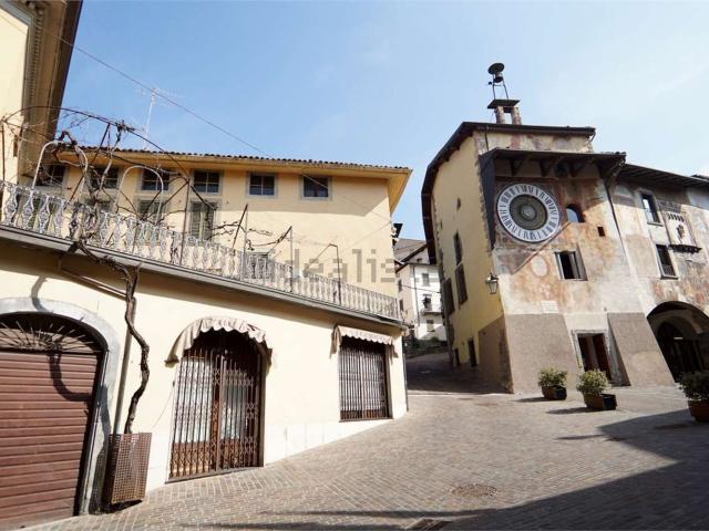 Appartamento in vendita a Clusone, Lombardia
