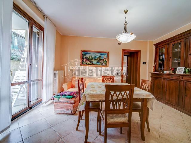 Appartamento in vendita a Carnago, Lombardia