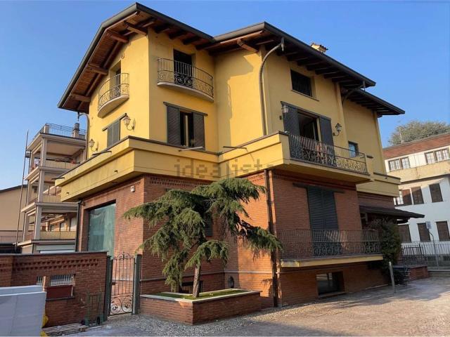 Appartamento in vendita a Meda, Lombardia