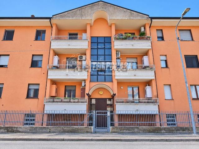 Appartamento in vendita a Sozzago, Novara