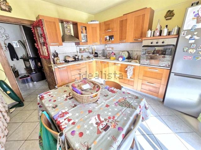 Appartamento in vendita a Vezzano Ligure, Liguria