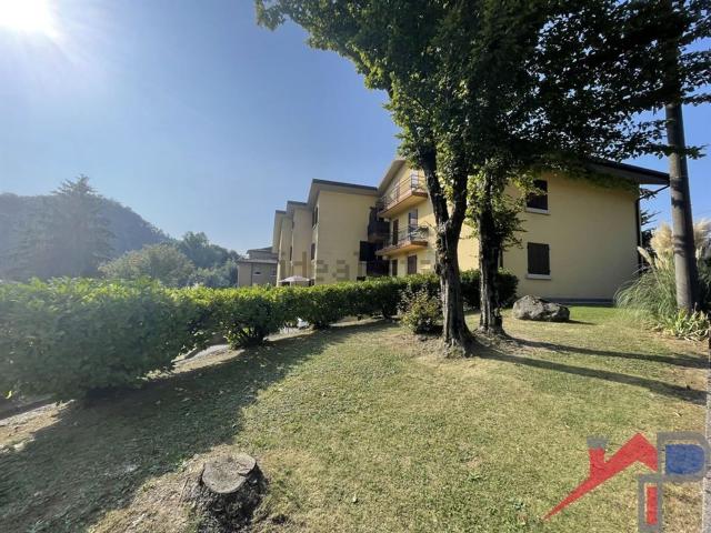 Appartamento in vendita a Piazza, Caprino Bergamasco